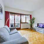 Apartment Of The Spots - Happy