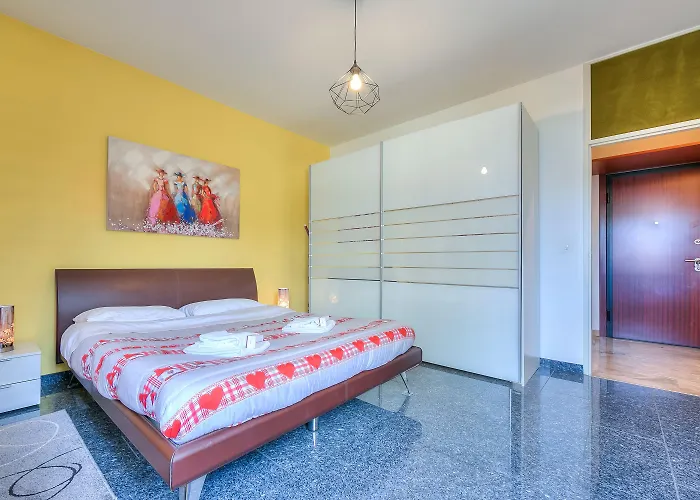 Of The Spots - Happy Apartamento