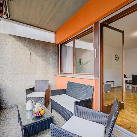 דירה Of The Spots - Happy